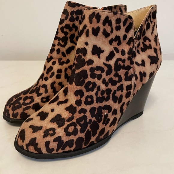 LEOPARD Ankle Boots with Orange Zipper Wedge - Picture 1 of 9